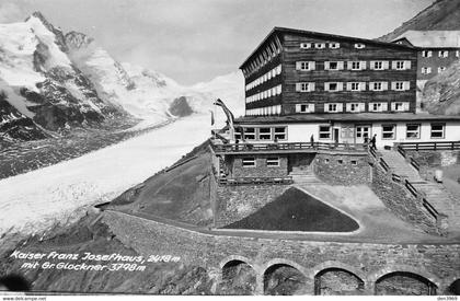 Autriche - Carinthie - Kaiser Franz Josefhaus mit Grossglockner