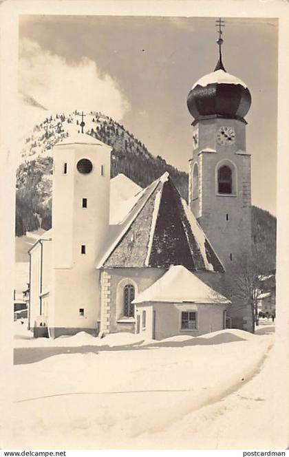 Österreich - St. Anton am Arlberg (T) Pfarrkirche im Schnee