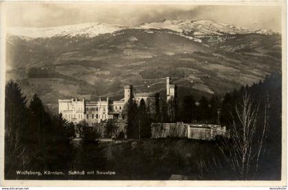 Wolfsberg, Kärnten, Schloss mit Saualpe