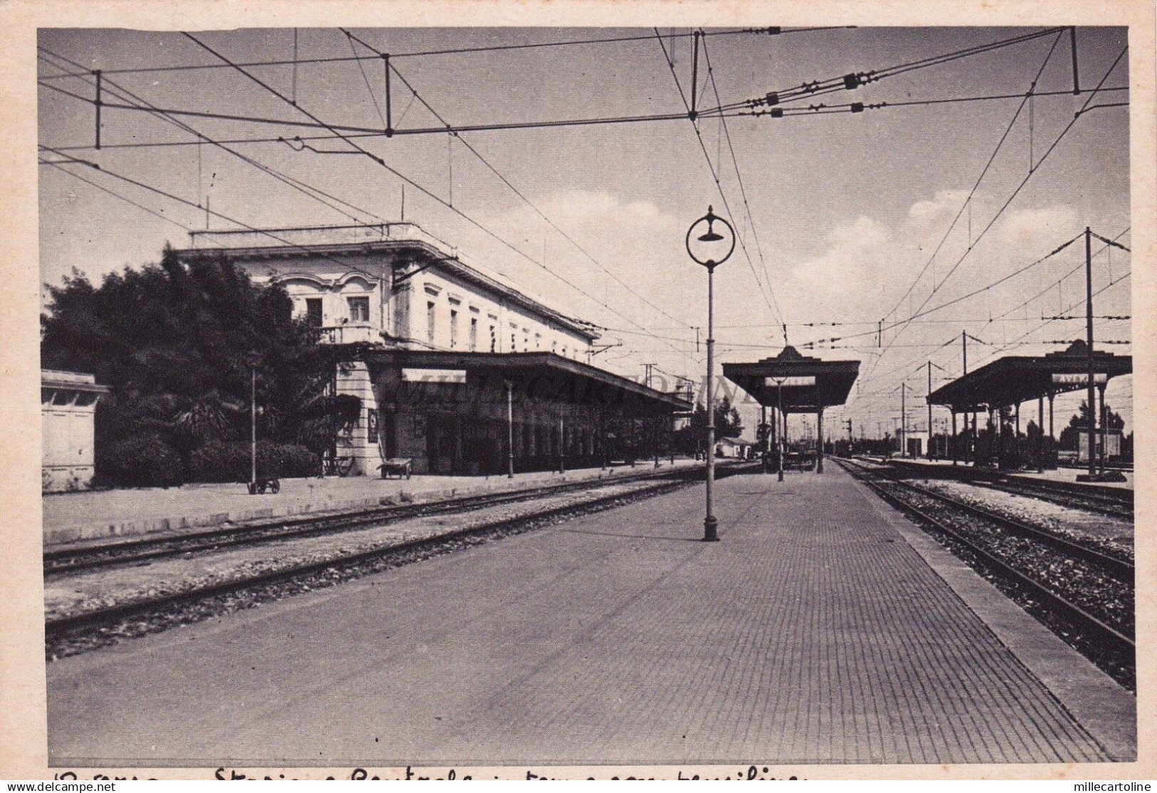 AVERSA - Stazione Centrale, interno con pensiline