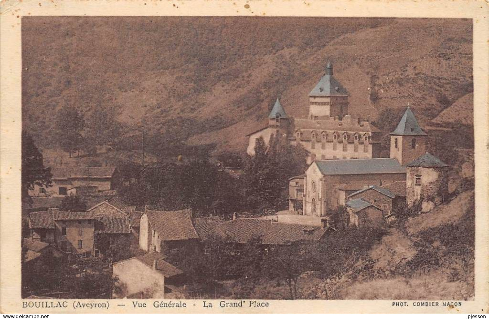 AVEYRON  12  BOUILLAC  VUE GENERALE - LA GRAND'PLACE