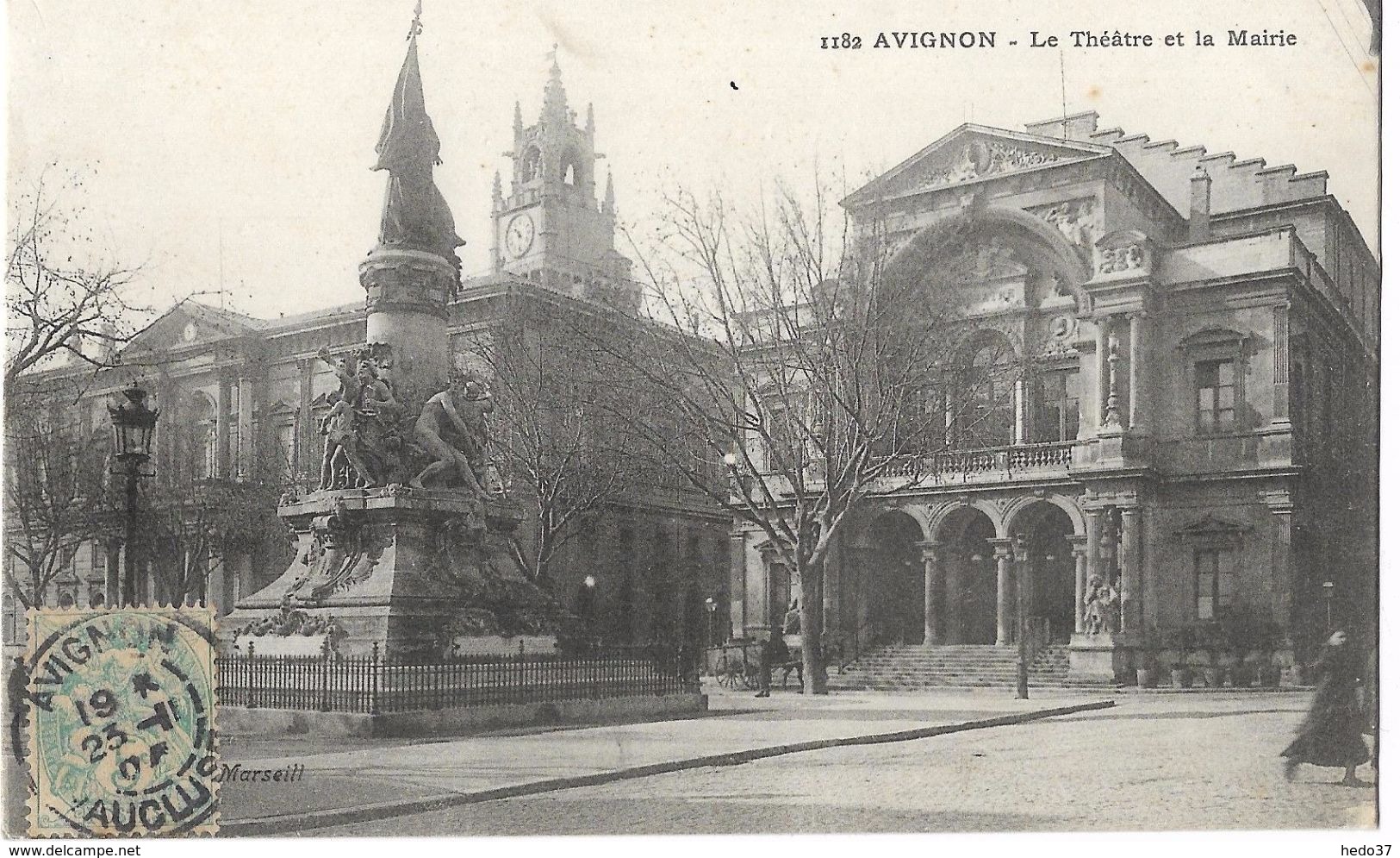 Avignon - Le Théâtre et la Mairie