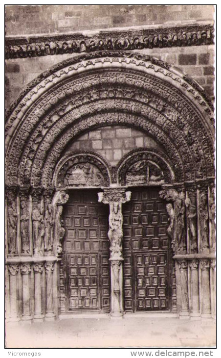 ÁVILA - Puerta de San Vicente