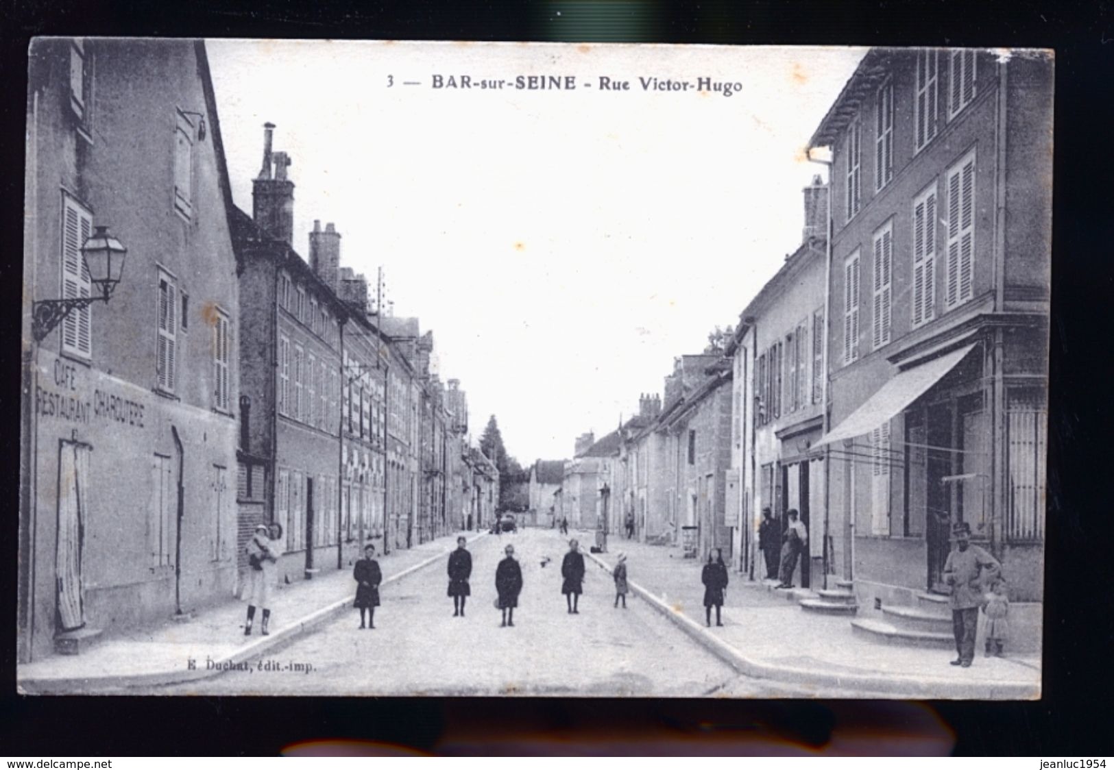 BAR SUR SEINE