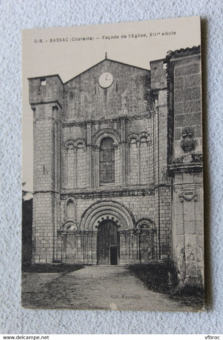 Bassac, façade de l'église, Charente 16