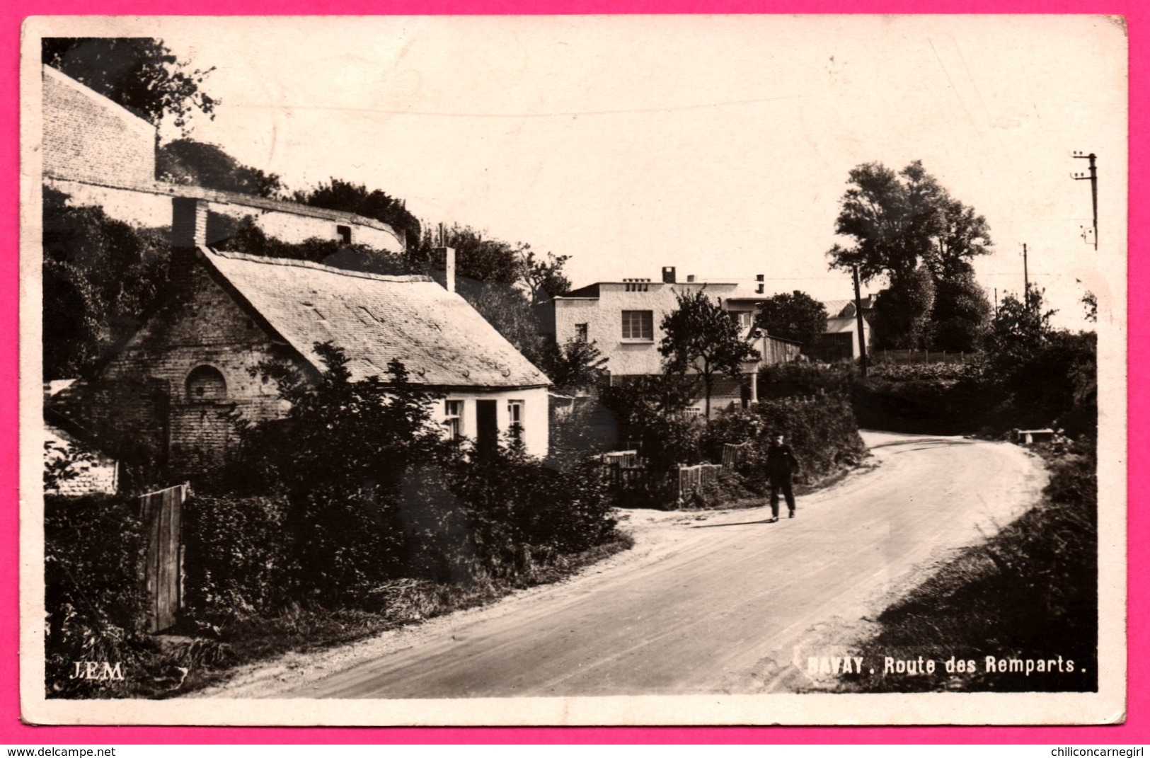 Bavay - Route des Remparts - Animée - Edit. J.E.M. MERCIER - 1945