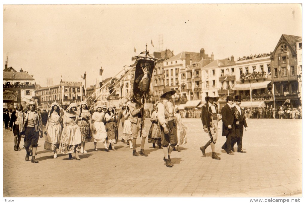 BEAUVAIS CARTE PHOTO DEFILE