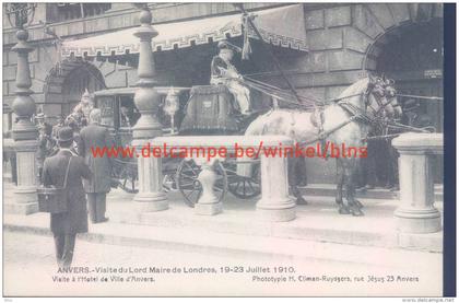 1910 Bezoek Burgemeester Londen. Aankomst aan stadhuis