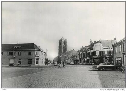 BALEN : Markt    ( groot formaat )  old cars