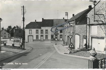 Gochenée :  rue du centre   :     Doische