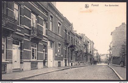 +++ CPA - FOREST - VORST - Rue Berkendael  //