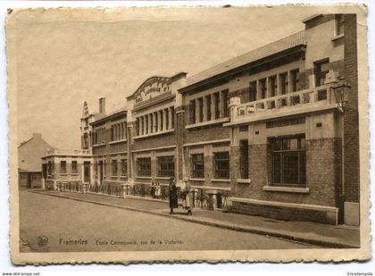 CPA Carte Postale - Belgique - Frameries - Ecole Communale - Rue de la Victoire - 1934 (DG14937)