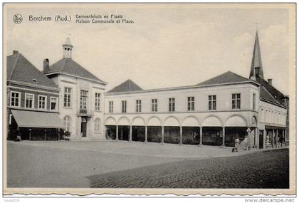 KLUISBERGEN. BERCHEM. GEMEENTEHUIS EN PLAATS.