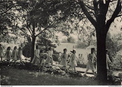 BELGIQUE - Crainhem - Œuvre Nationale de l'Enfance - Institut Henri Jaspar - Joyeuse promenade - Carte Postale Ancienne