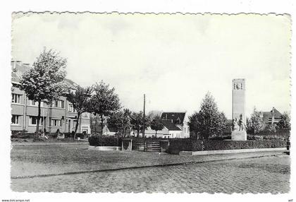 CPSM CRAINHEM VILLAGE, PLACE DE LA PAIX, MONUMENT DE LA PAIX, KRAAINEM, format 9 cm sur 14 cm environ, BELGIQUE