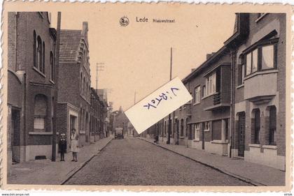 Lede : ( Aalst ) :   Nieuwstraat