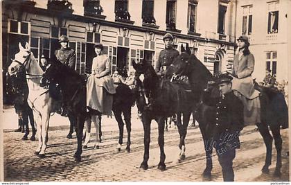 ANDERLECHT (Brux.-Cap.) De Koninklijke familie - FOTOKAART Alp. Laes (Droge stempel)