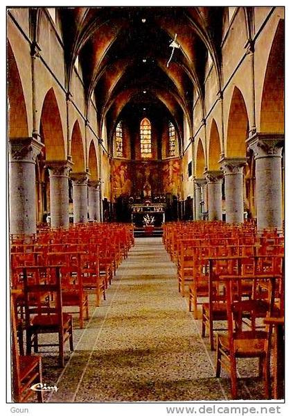 A-1-4-30 Carte postale Bièvre Intérieur de l'Eglise