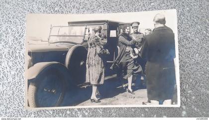 CARTE PHOTO - EVERE -  AERODROME - REINE ASTRID ET ROI BAUDOIN - FAMILLE ROYALE BELGE - AUTOMOBILE - VOITURE - BELGIQUE