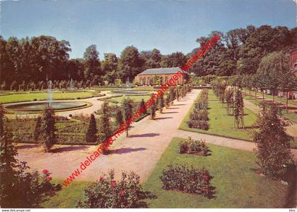 Château des Princes de Croy - la roseraie et l'orangerie - Le Roeulx