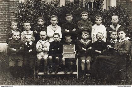 [-50%] CPA - Belgique - Remicourt - Carte Photo - Remicourt 1916 - Photo De Classe - Enfant