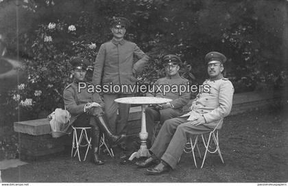 CARTE PHOTO ALLEMANDE THUIN   OFFICIERS  (CHÂTEAU ?)