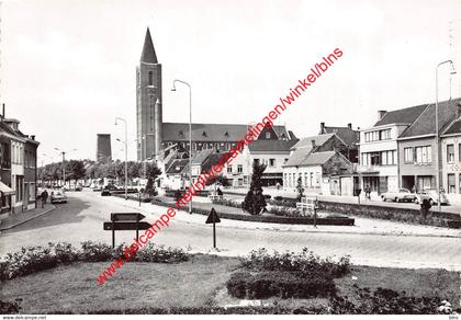 Zicht op Markt en Kerk - Zelzate