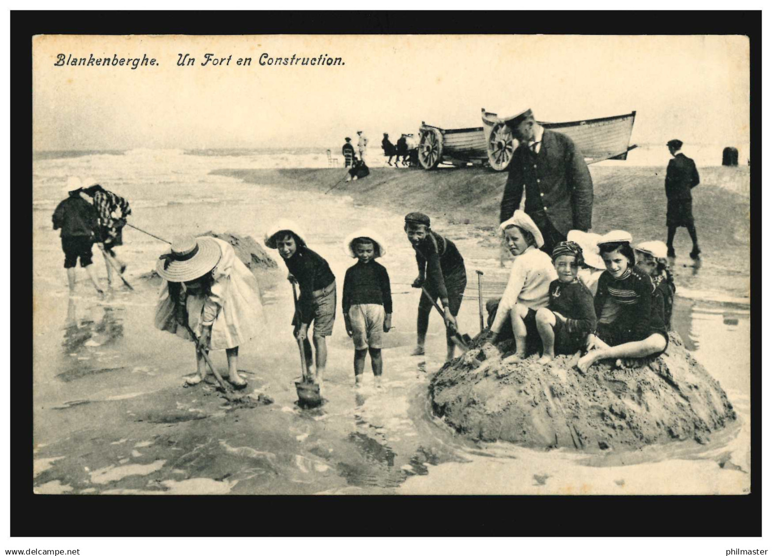 Belgien Blankenberghe: Kinder bauen eine Strandburg, gelaufen