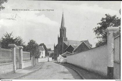 BEAUVECHAIN.  LA RUE DE L'EGLISE.