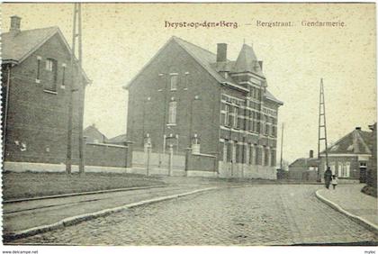 Heyst/Heist-op-den-Berg.  Bergstraat. Gendarmerie.