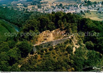 Herbeumont Vue aerienne du village et des ruine du chateau