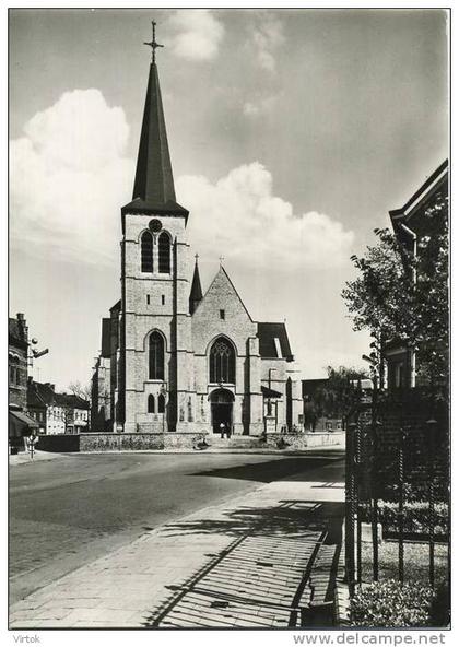 Machelen : St. Gertrudiskerk   ( groot formaat )