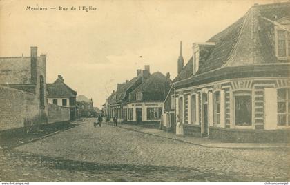 * MESSINES - Place de l'église - MESEN - Animée