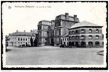 Belgique - Momignies - Un coin de la Place - Vieilles voitures ( N 387 )