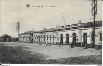 MOUSCRON. MOESKROEN.  LA GARE.  ANIMATION.