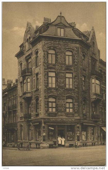 Schaarbeek ( Schaerbeek ) :  A LA BALANCE  ( av. Princesse Elisabeth 135 )