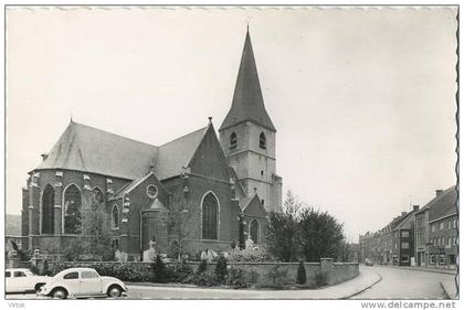 Alken : De kerk  ( car VW   Kever )