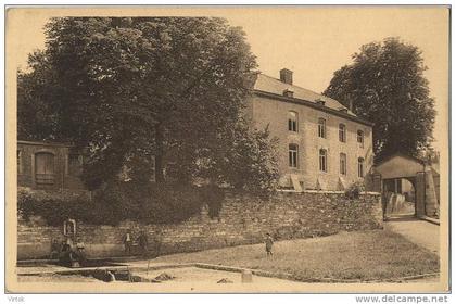 Andenne :  La fontaine Ste Barbe et ancienne porte