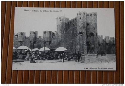 CPA de GAND GENT entée du chateau des comtes  BELGIQUE BELGIE FLANDRE ORIENTALE trés animée  velo carosse parasols