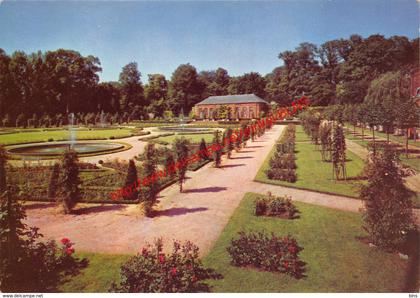 Château des Princes de Croy - la roseraie et l'orangerie - Le Roeulx