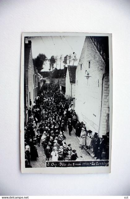 Orp Jauche  CARTE PHOTO   Fête du 9 mai 1920  Le Cortège