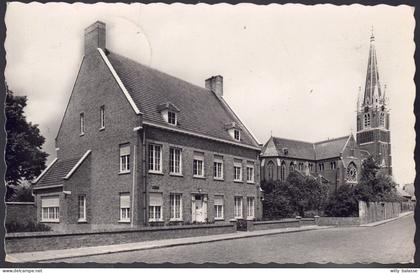 +++ CPA - OUDENBURG - Eglise Notre Dame - Presbytère   //