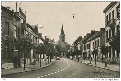 Peruwelz : Boulevard Leopold III et l'église