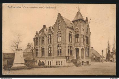 SINT LAUREINS  GEMEENTEHUIS EN GEDENKSTEEN