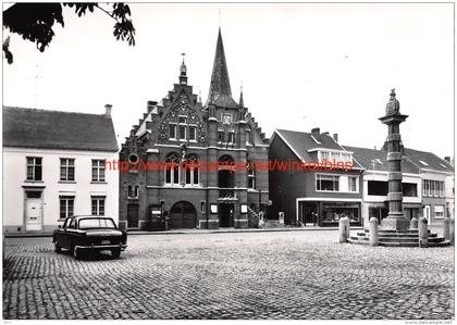 Gemeentehuis en ""De Kaak"" Wommelgem