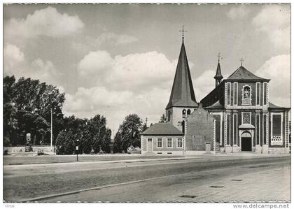 Zonhoven :  Parochie centrum  en kerkplein      ( GROOT FORMAAT   15 x  10.5 Cm )