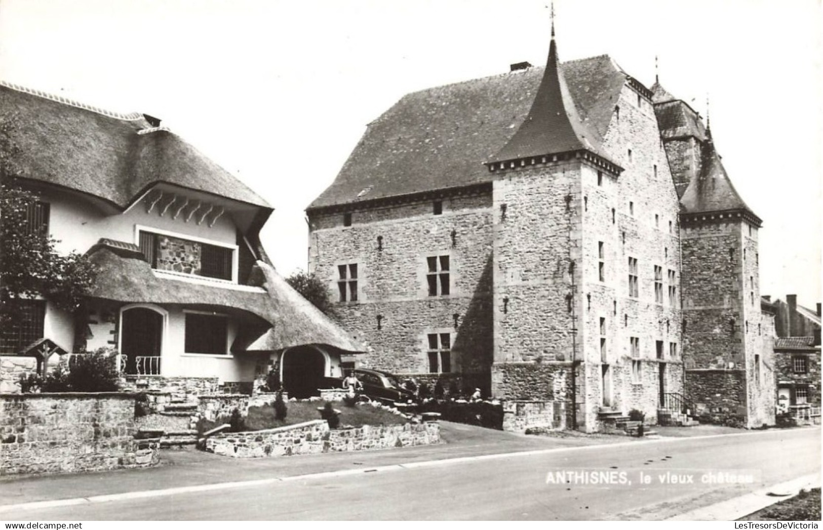 BELGIQUE - Anthisnes - le vieux Château - vue générale - de l'extérieure - animé - Carte Postale Ancienne