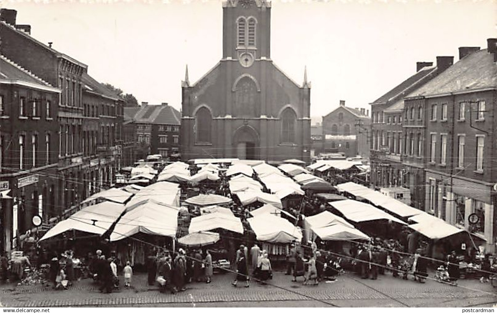 Belgique - GILLY (Hainaut) Place de Haies et Marché