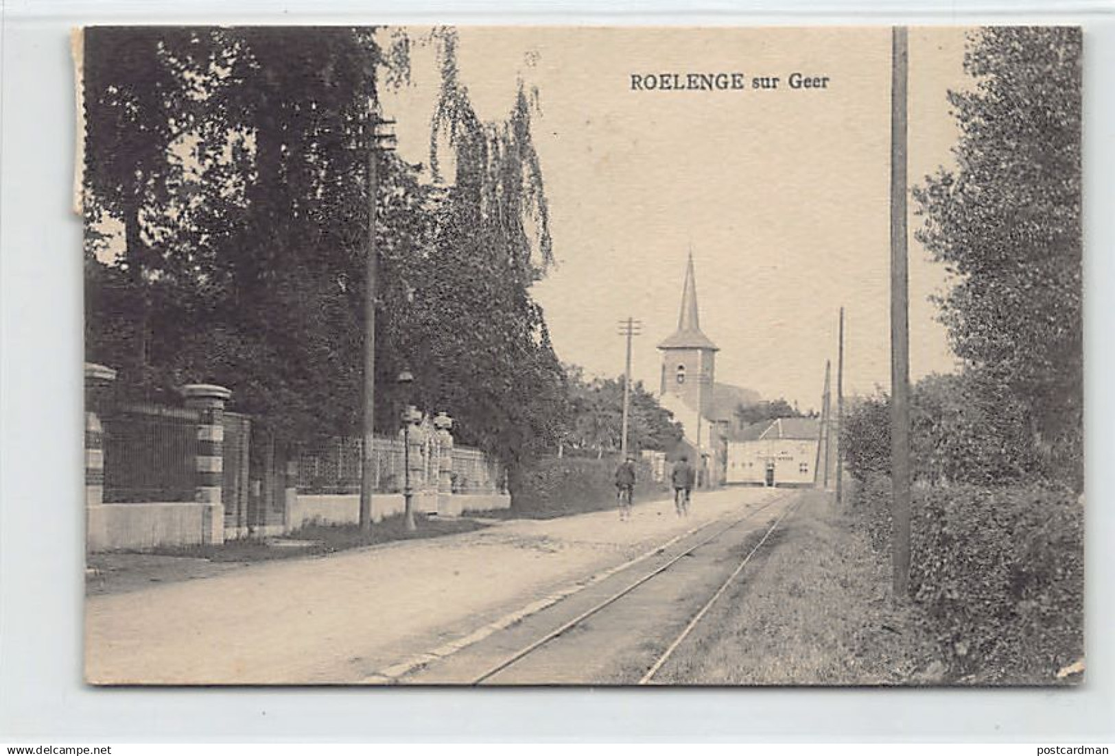 Belgique - ROCLENGE-SUR-GEER (Liège) La rue principale vers l'église