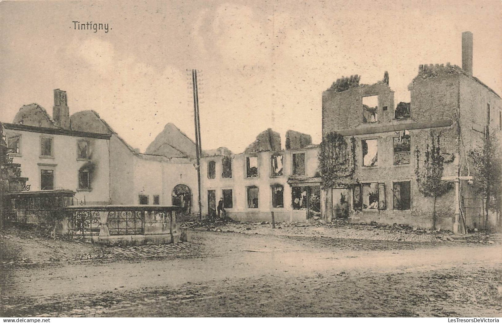 BELGIQUE - Tintigny - Ruines - Ville - Poteau - Route - Musée Gaumais - Carte postale ancienne